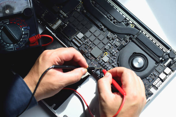Multimetre ile hassas notebook anakart ölçümü